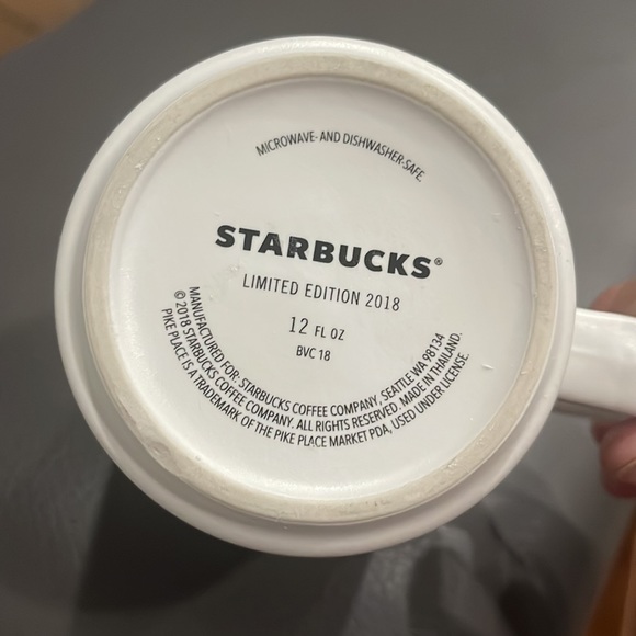 Starbucks Pike Place Rare Limited Edition 2018 12oz Coffee Mug / cup with handle - Picture 5 of 7